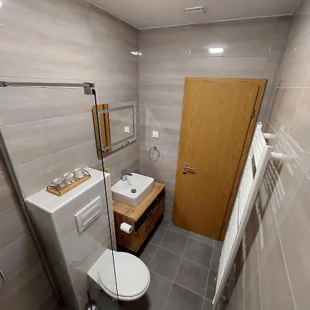 Apartmaji Biseri * 克拉尼斯卡戈拉